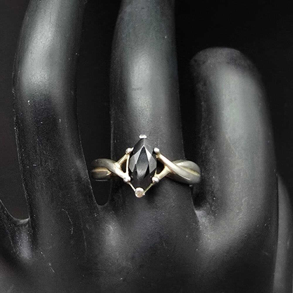 Avon Sterling Silver Black Onyx Ring Size 7.75 925